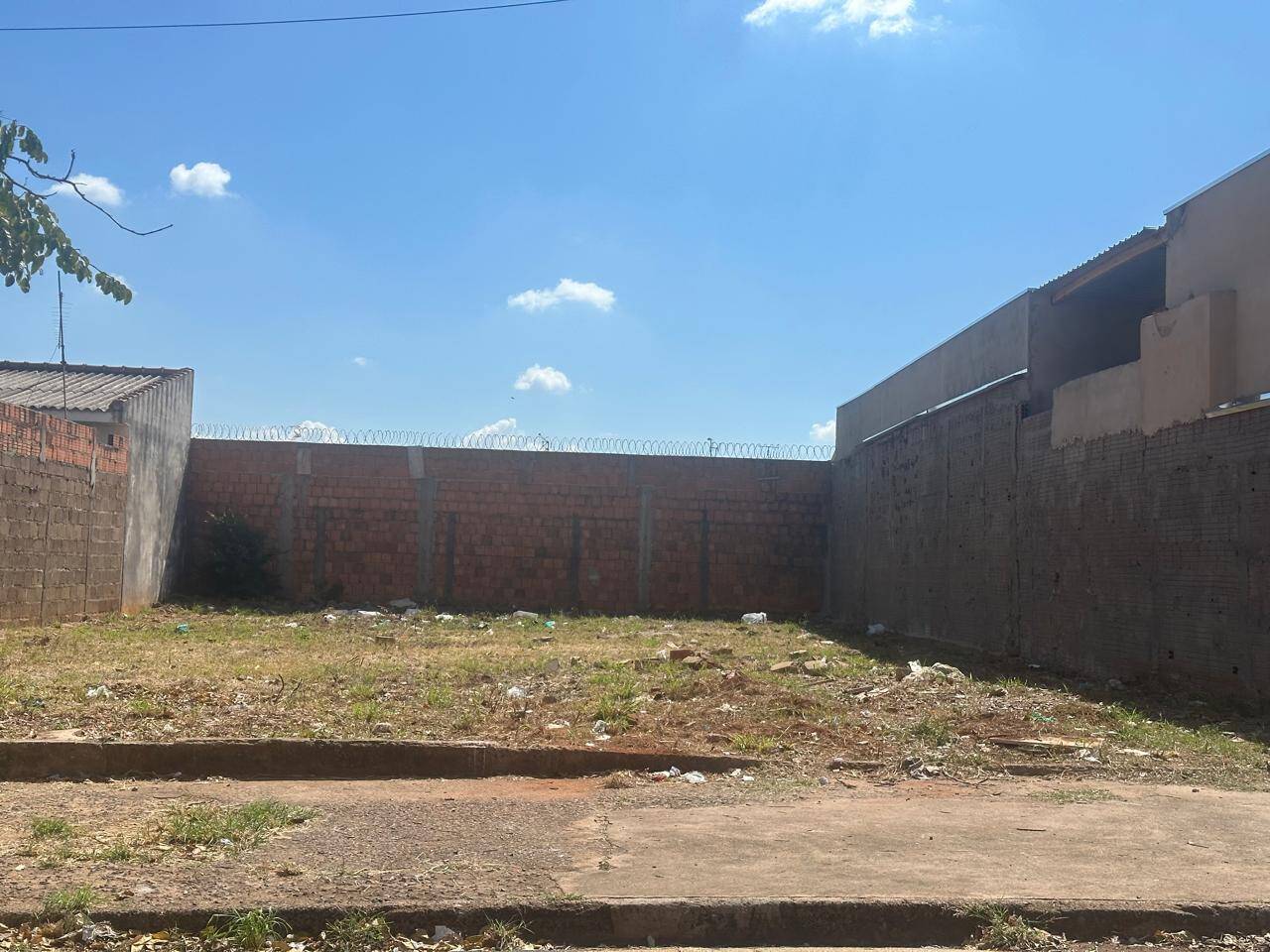 #210 - Terreno para Venda em Araraquara - SP