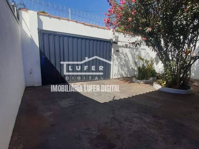 #102 - Casa para Venda em Araraquara - SP