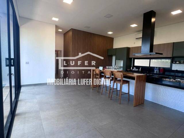 #175 - Casa em condomínio para Venda em Araraquara - SP