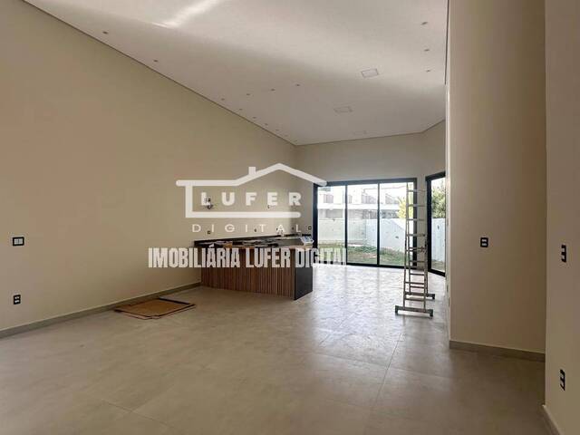 #180 - Casa em condomínio para Venda em Araraquara - SP