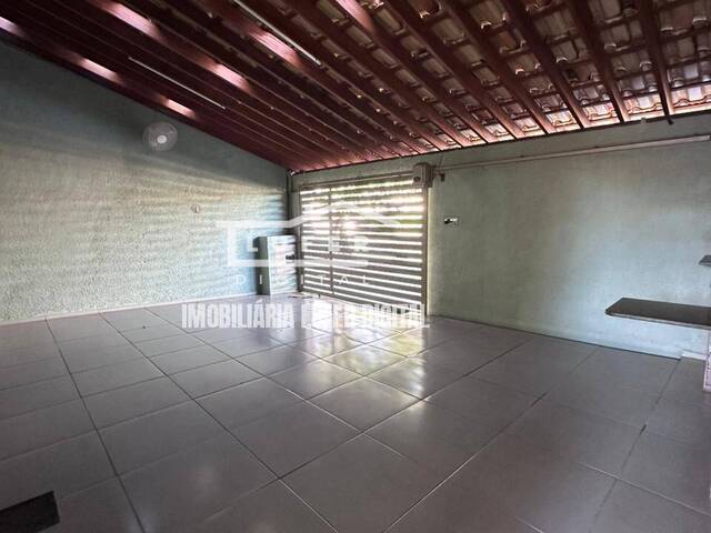 #142 - Casa para Venda em Araraquara - SP