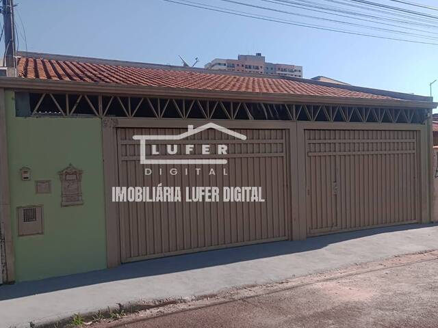 #245 - Casa para Venda em Araraquara - SP